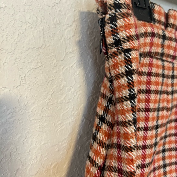 Forever 21 Checkered Plaid Mini Skirt in Red and Black, High rise and Zipper - Picture 5 of 10